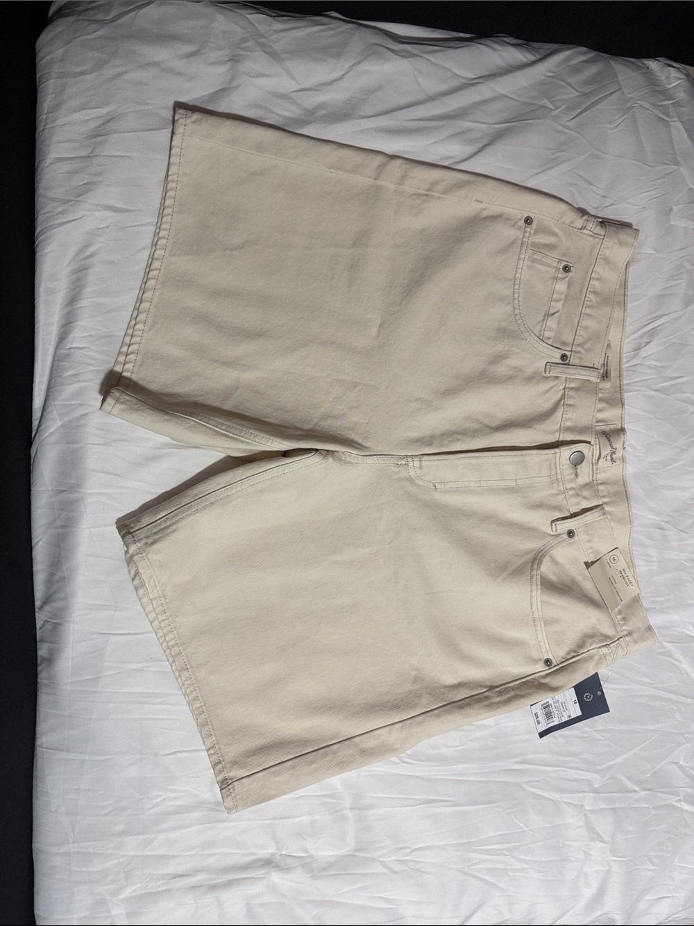 Universal Thread Women’sCream Jean Shorts 90’s Baggy